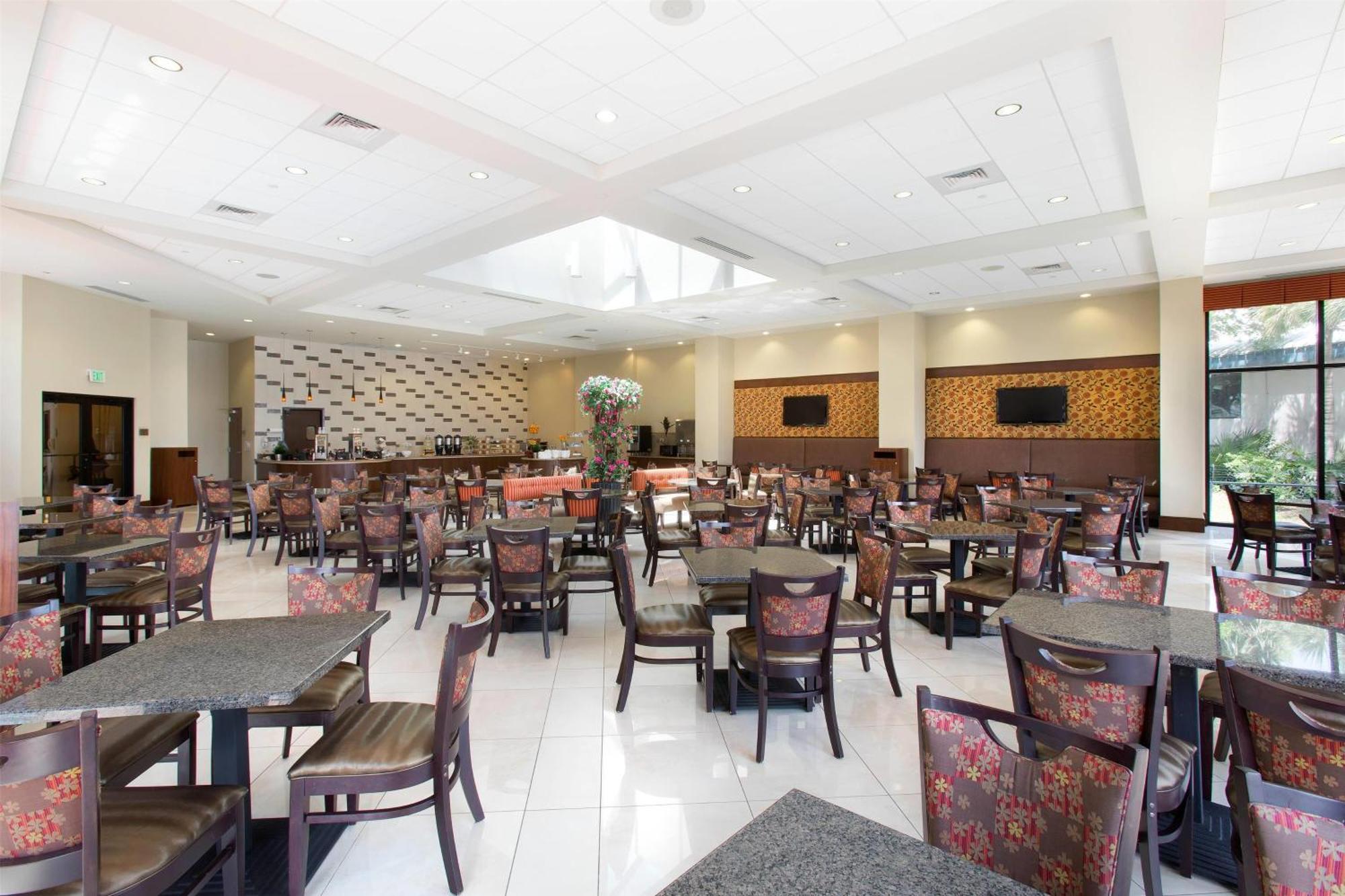 Ramada Plaza By Wyndham & Intl Drive - Newly Renovated! Resort Orlando
