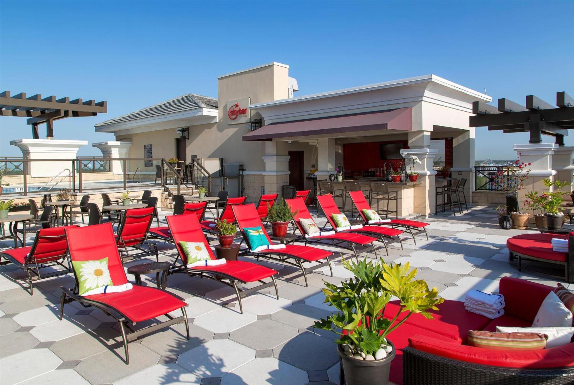 Ramada Plaza By Wyndham & Intl Drive - Newly Renovated! 3*