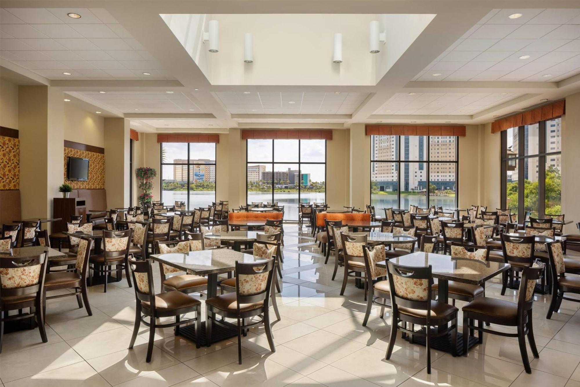 Ramada Plaza By Wyndham & Intl Drive - Newly Renovated! 3* Orlando