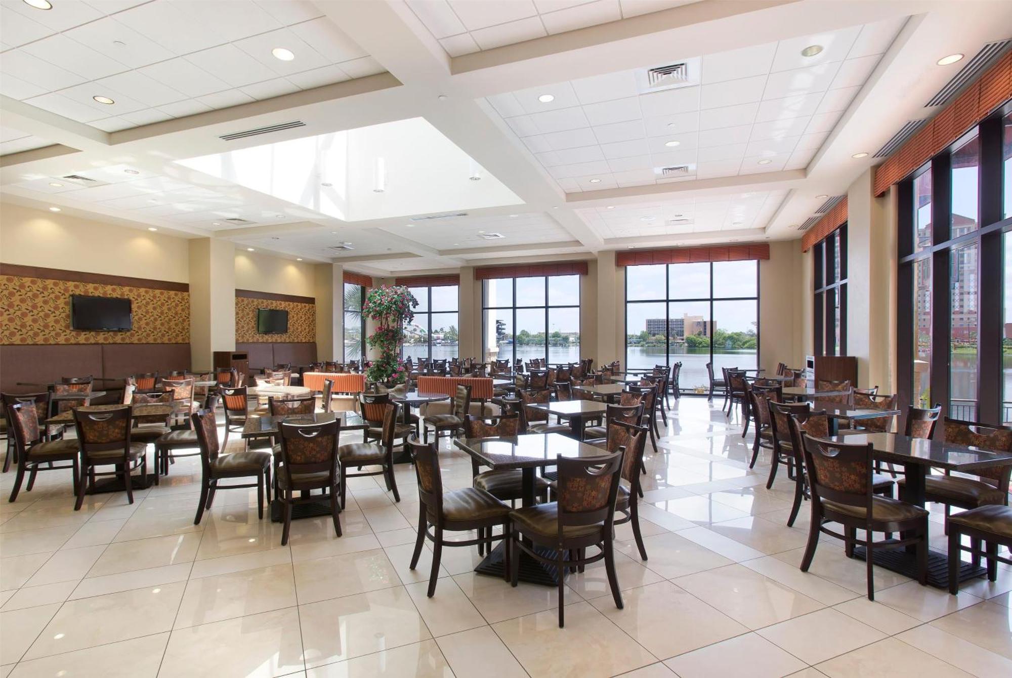 Ramada Plaza By Wyndham & Intl Drive - Newly Renovated! Resort 3*